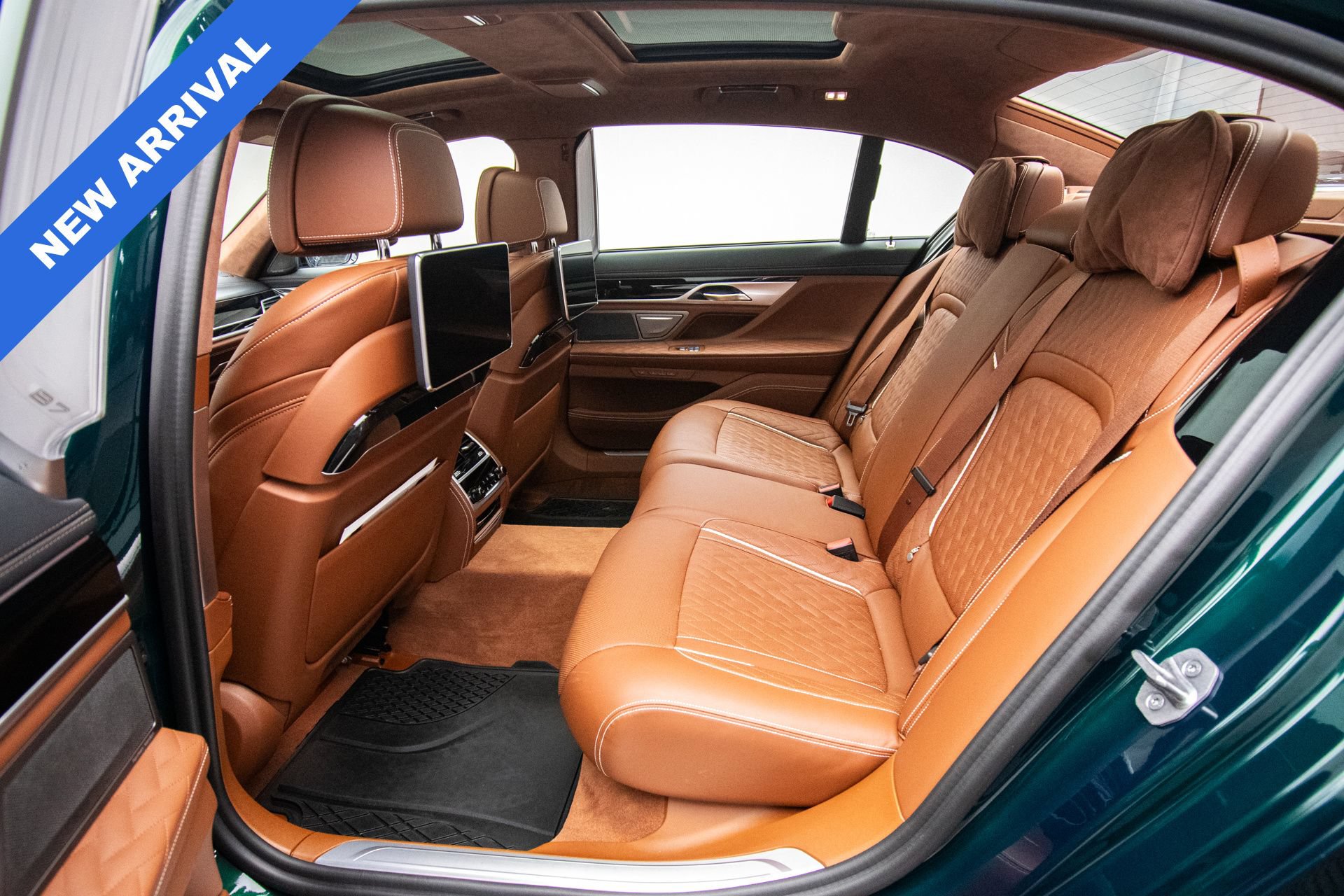 Used 2022 BMW ALPINA B7 xDrive w/ Luxury Rear Seating Package AWD/4WD image 24