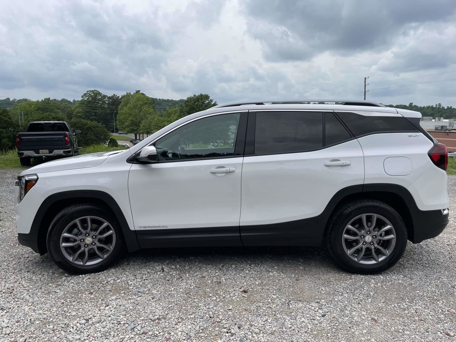 Used 2023 GMC Terrain SLT FWD image 23