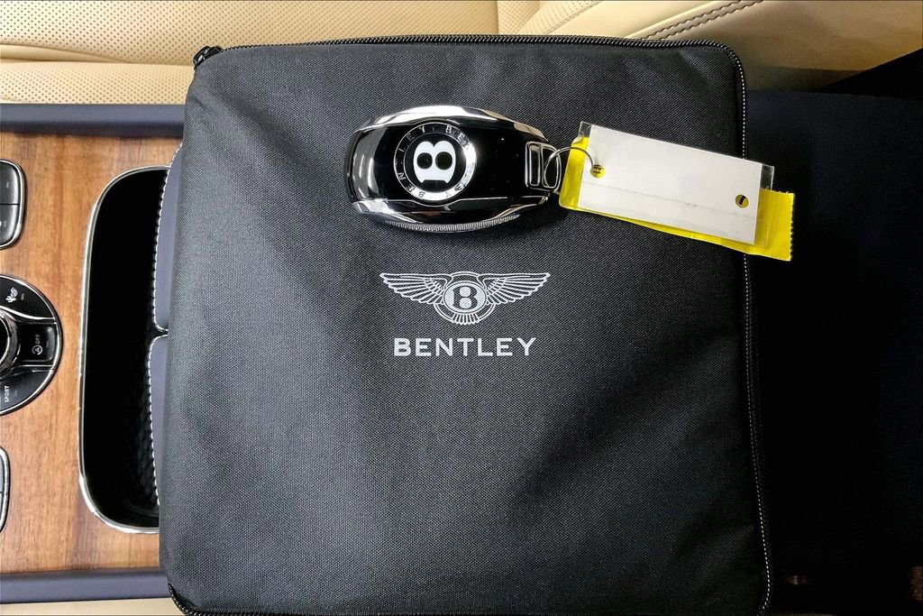 New 2026 Bentley Bentayga AWD/4WD image 35