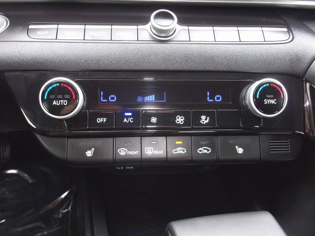 Used 2023 Hyundai Elantra Limited image 22