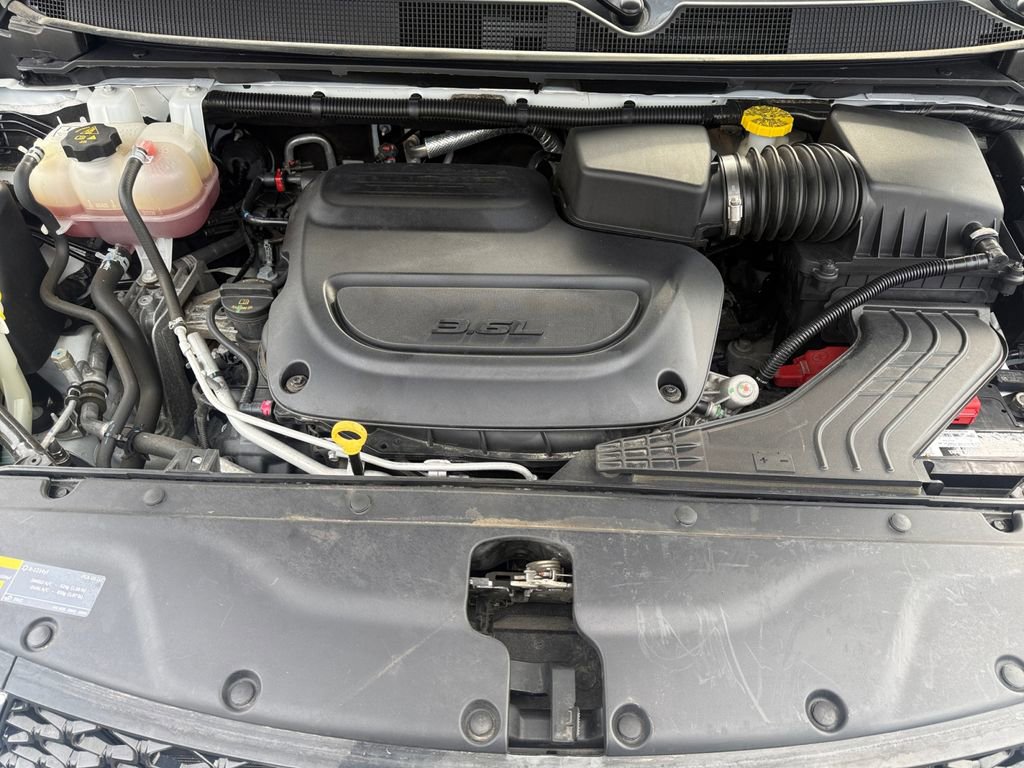 Used 2023 Chrysler Pacifica Touring-L image 23