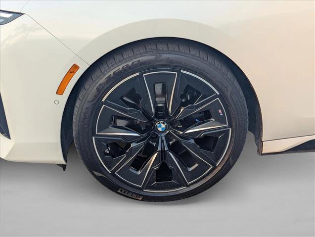 Certified 2025 BMW 740i w/ Premium Package image 25
