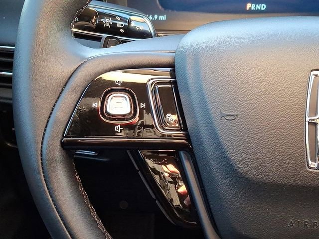 Used 2025 Lincoln Corsair FWD image 21