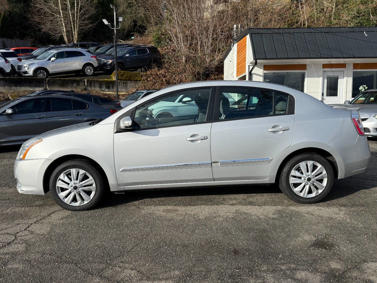 Used 2011 Nissan Sentra 2.0 S image 2
