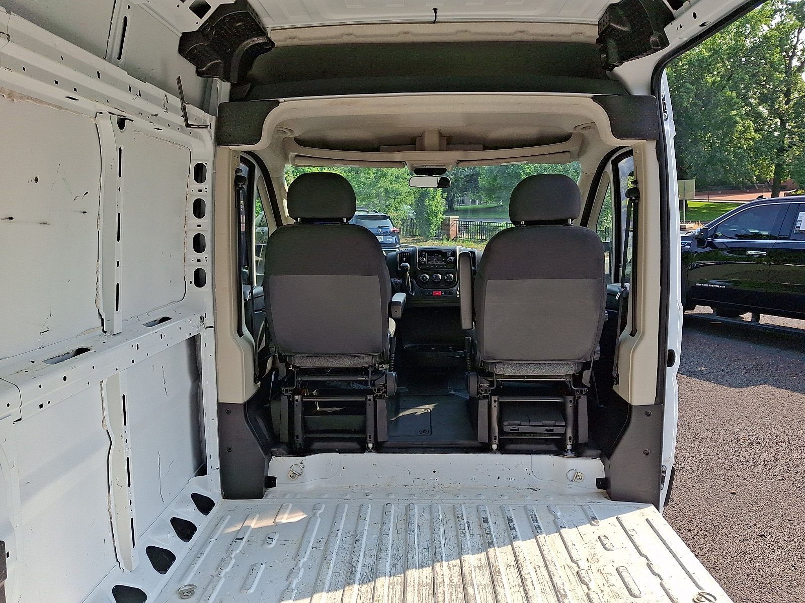 Used 2021 RAM ProMaster 1500 w/ Convenience Group FWD image 11