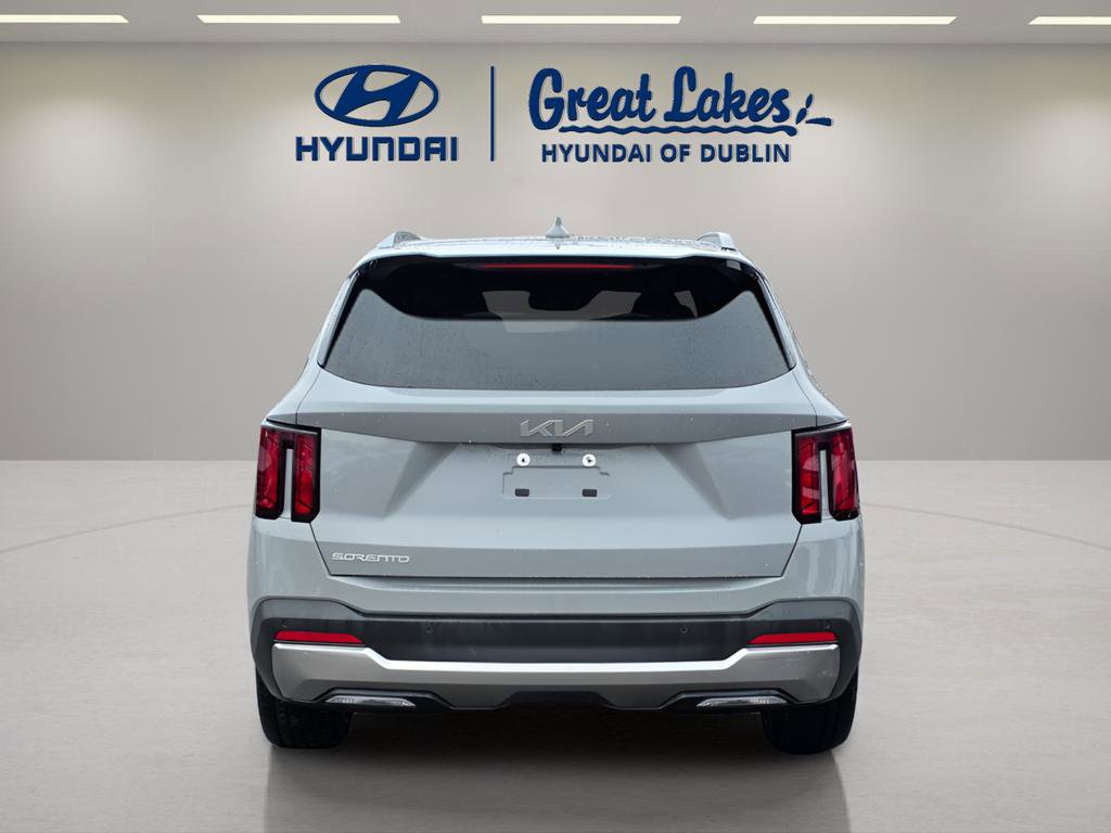 Used 2025 Kia Sorento EX w/ Panoramic Sunroof Package image 4