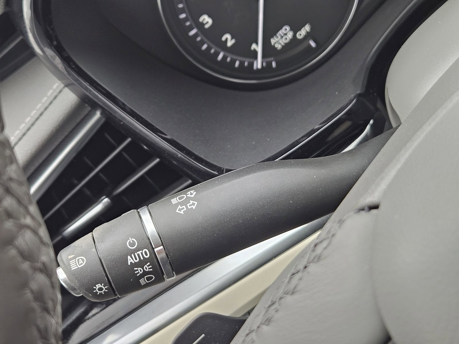 Used 2021 Cadillac XT6 Premium Luxury image 27