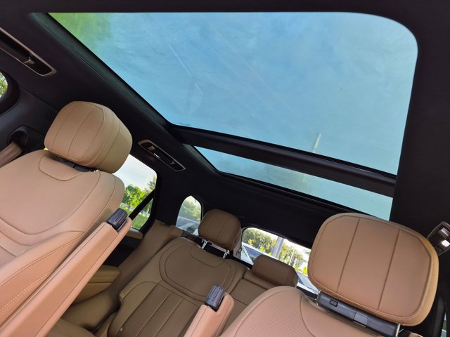 Used 2025 Land Rover Range Rover Sport SE AWD/4WD image 16