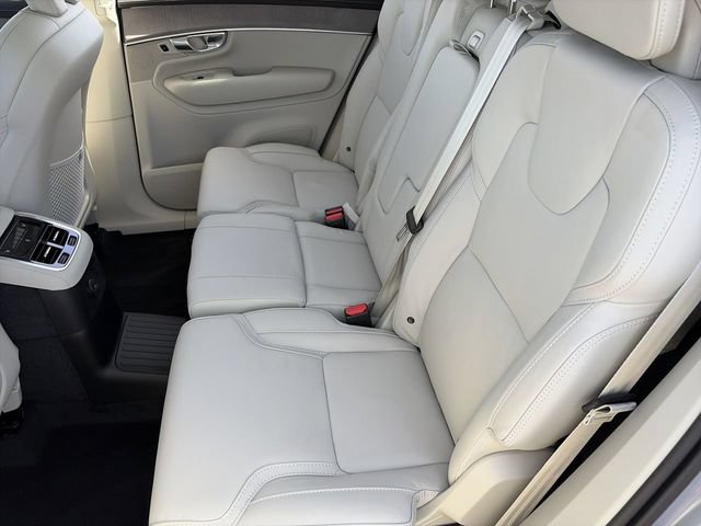 New 2026 Volvo XC90 T8 Ultra w/ Protection Package Premier AWD/4WD image 17