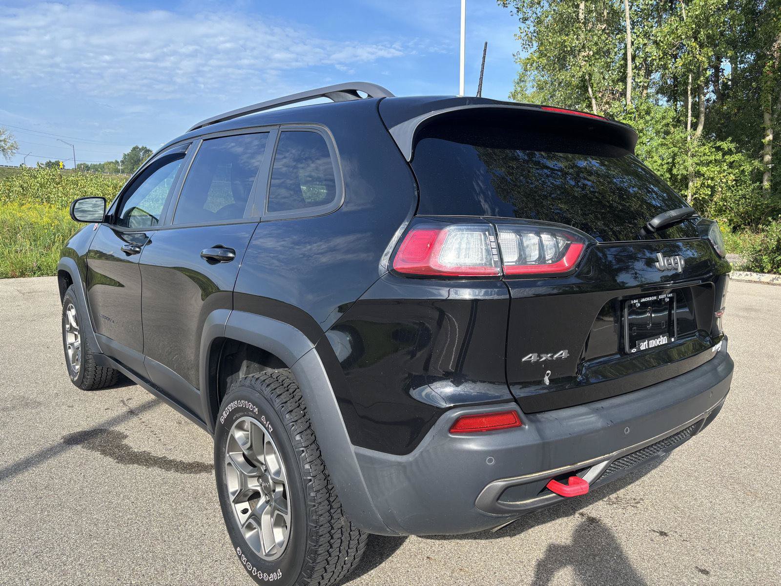 Used 2020 Jeep Cherokee Trailhawk w/ Cold Weather Group AWD/4WD image 5
