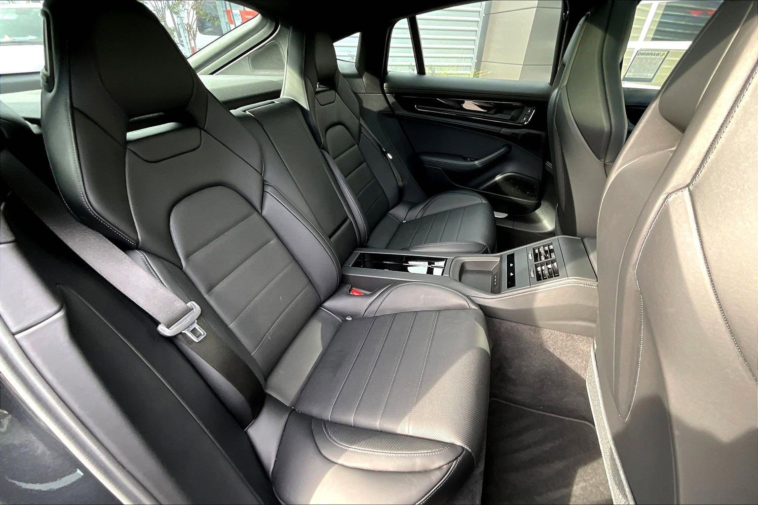 Used 2025 Porsche Panamera 4 image 27