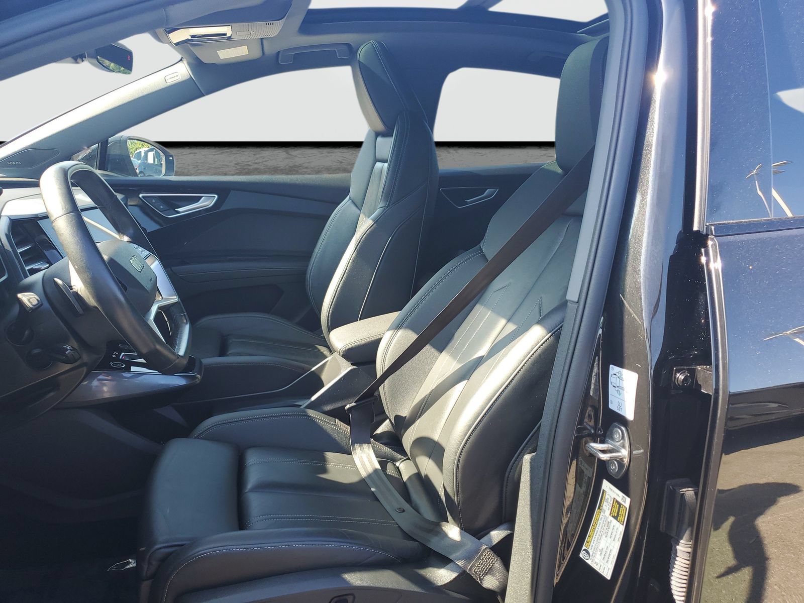 Used 2023 Audi Q4 e-tron Premium Plus w/ Premium Plus AWD/4WD image 18