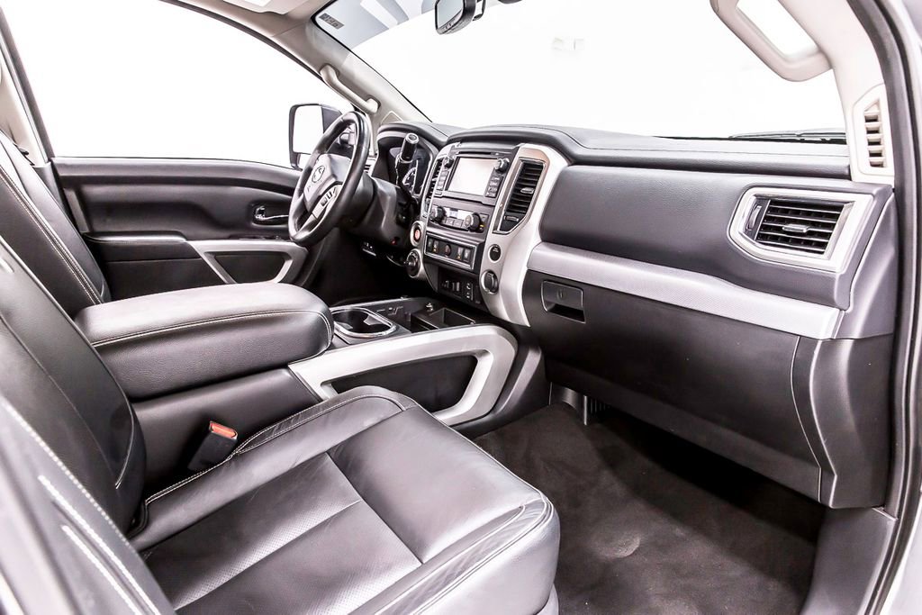 Used 2018 Nissan Titan PRO-4X w/ Pro-4x Convenience Package AWD/4WD image 36