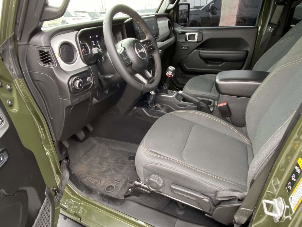Used 2024 Jeep Wrangler Willys image 12