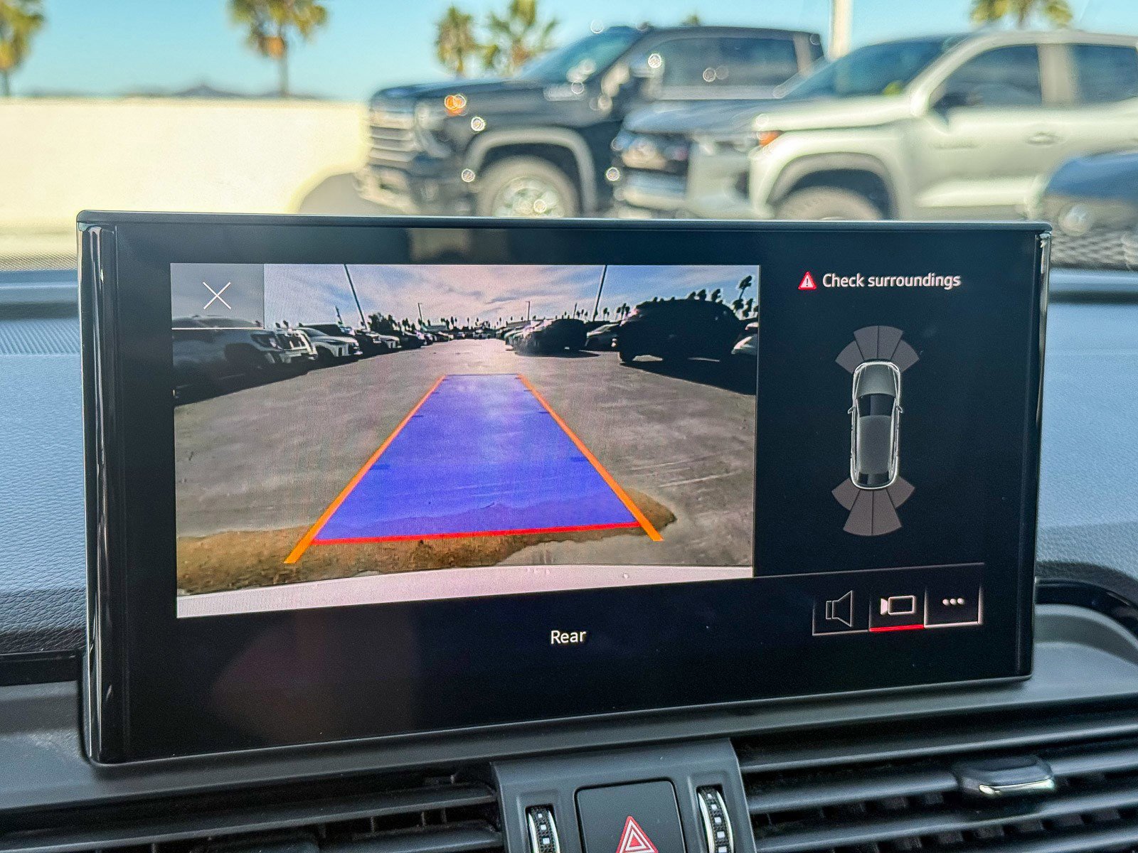 Used 2022 Audi SQ5 Premium w/ Convenience Package image 28