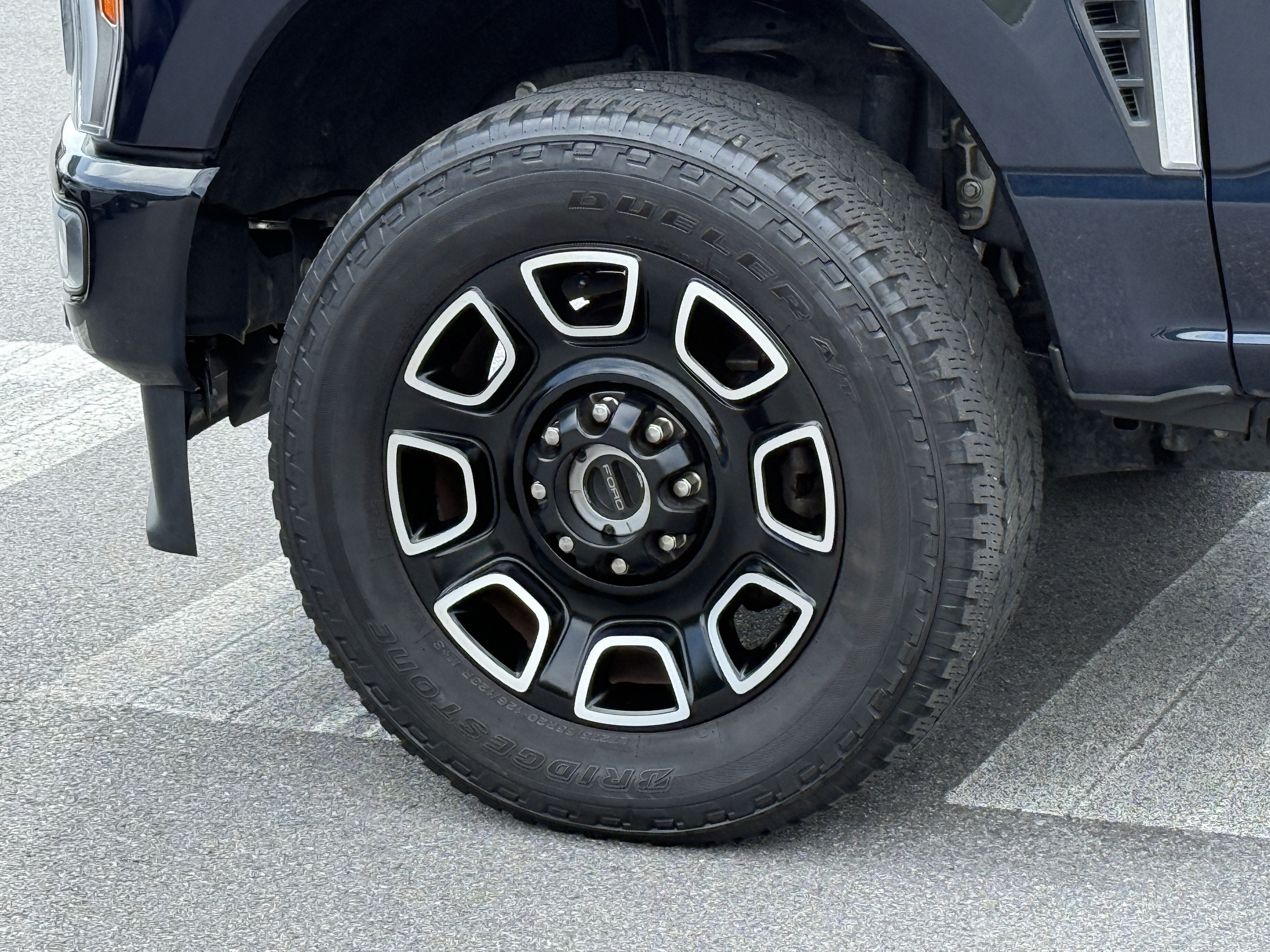 Used 2023 Ford F250 Platinum AWD/4WD image 9