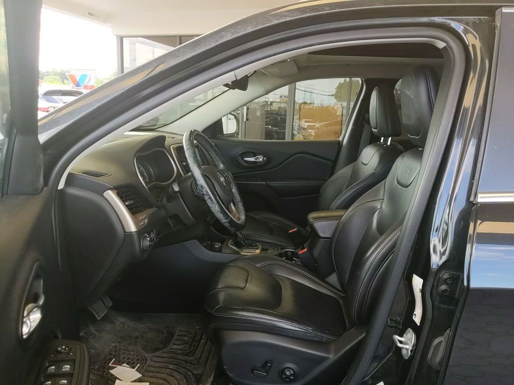 Used 2015 Jeep Cherokee Limited w/ Trailer Tow Group AWD/4WD image 14