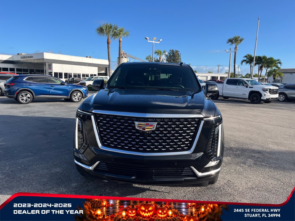 Used 2025 Cadillac Escalade Premium Luxury AWD/4WD image 2