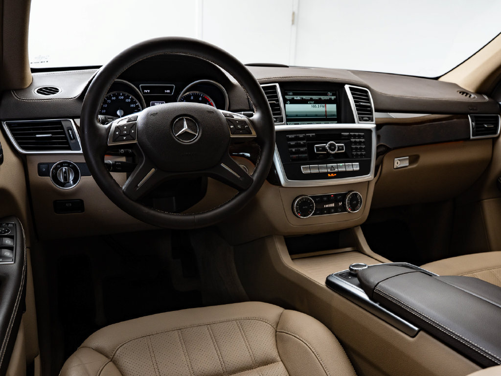 Used 2016 Mercedes-Benz GL 450 4MATIC image 4