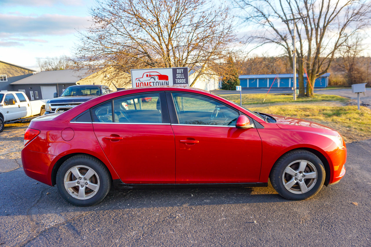 Used 2013 Chevrolet Cruze LT image 2