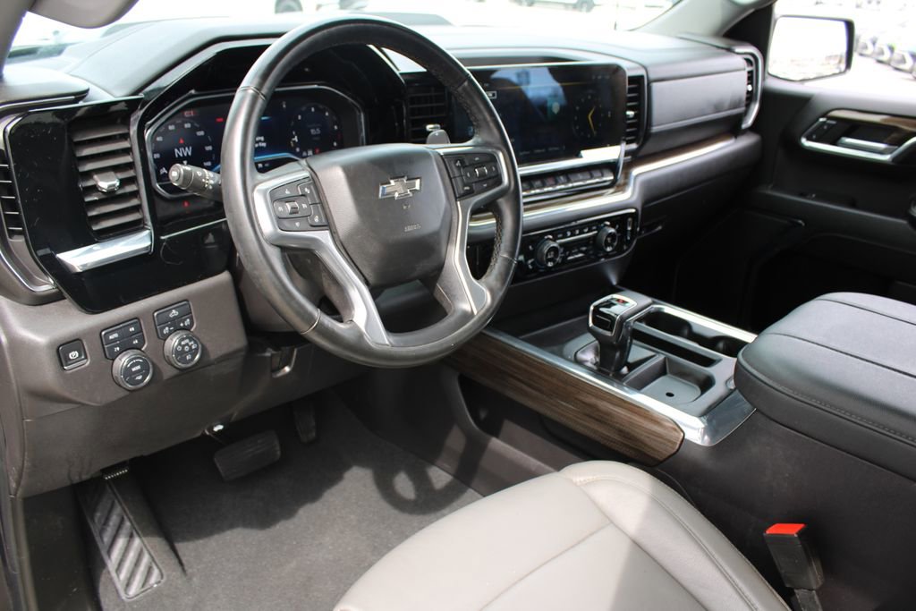Used 2024 Chevrolet Silverado 1500 LT Trail Boss w/ Protection Package image 8