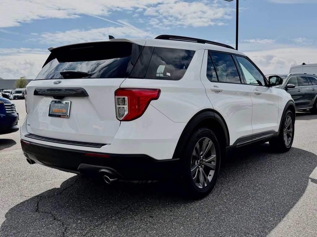 Used 2021 Ford Explorer XLT w/ Equipment Group 202A image 8