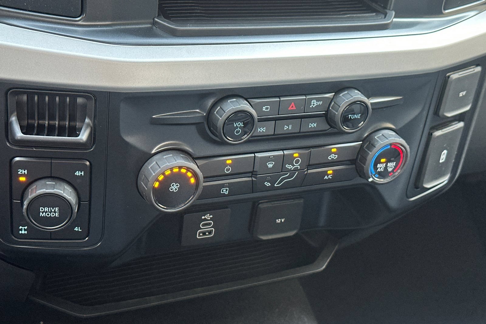 New 2026 Ford F250 XL w/ STX Appearance Package AWD/4WD image 19