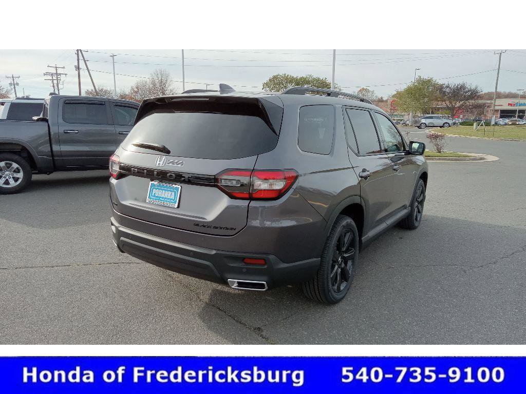 Certified 2025 Honda Pilot Black Edition image 7
