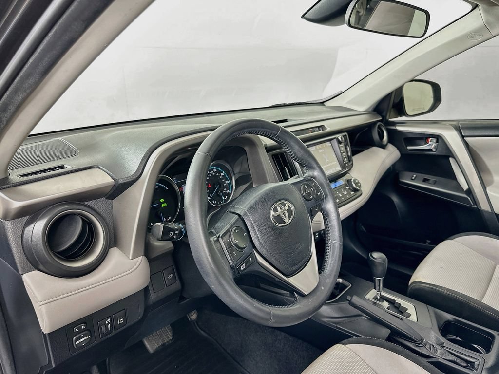 Used 2017 Toyota RAV4 XLE w/ Convenience Package AWD/4WD image 9