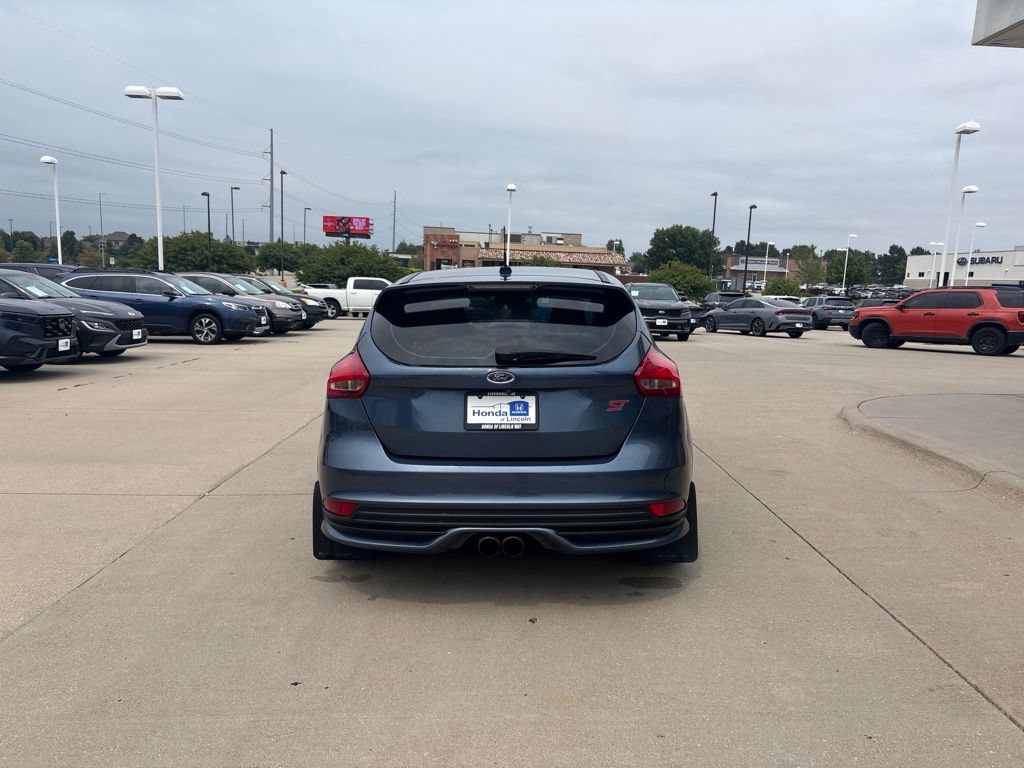 Used 2018 Ford Focus ST FWD image 6