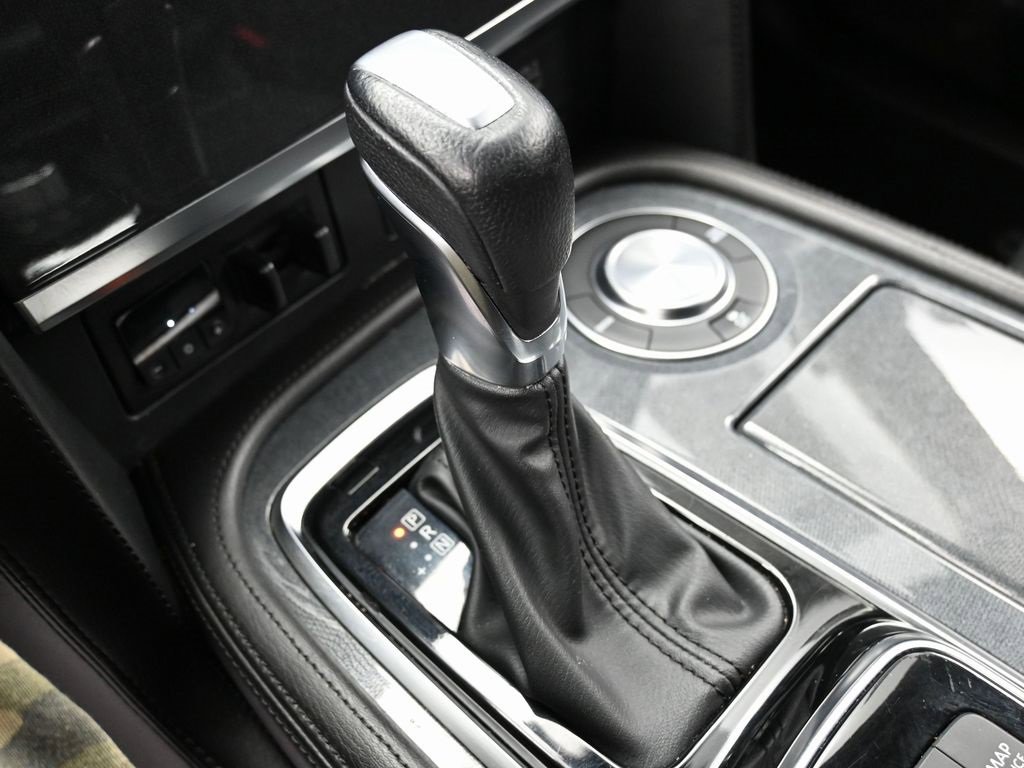 Used 2023 Nissan Armada SV image 25