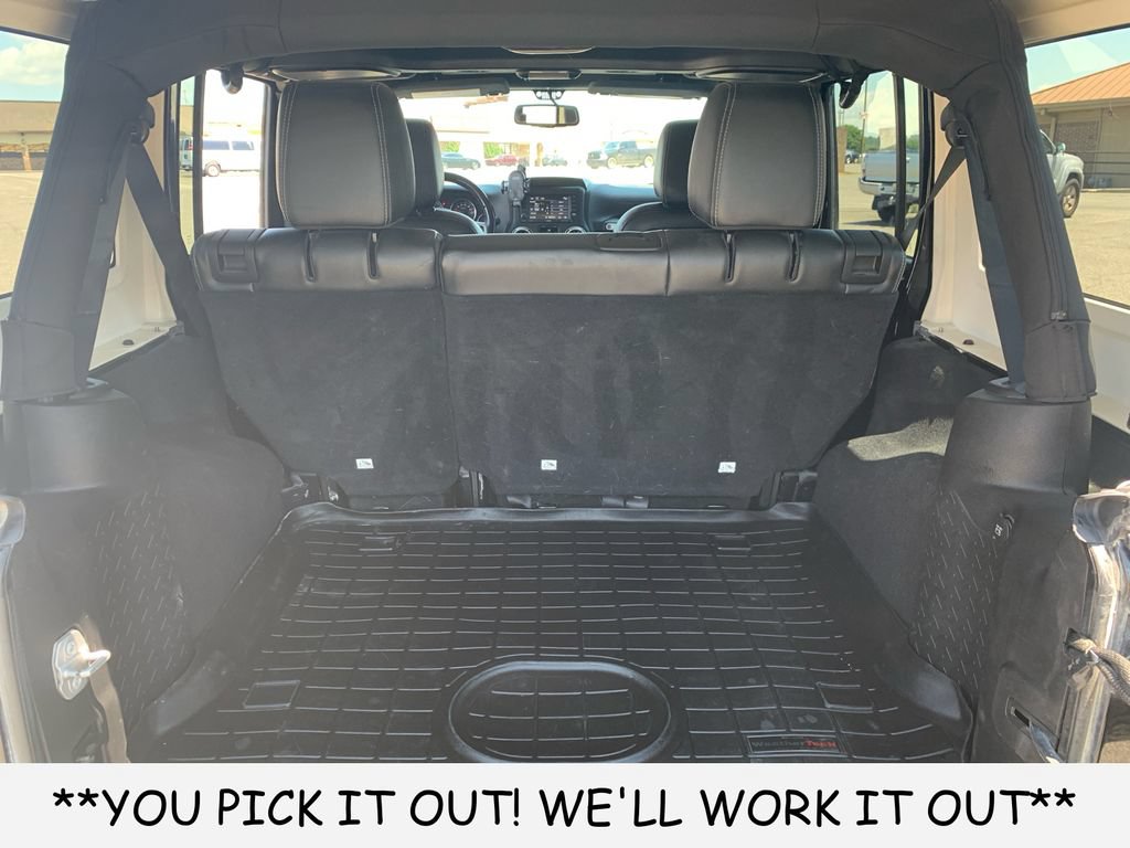 Used 2016 Jeep Wrangler Unlimited Rubicon AWD/4WD image 9