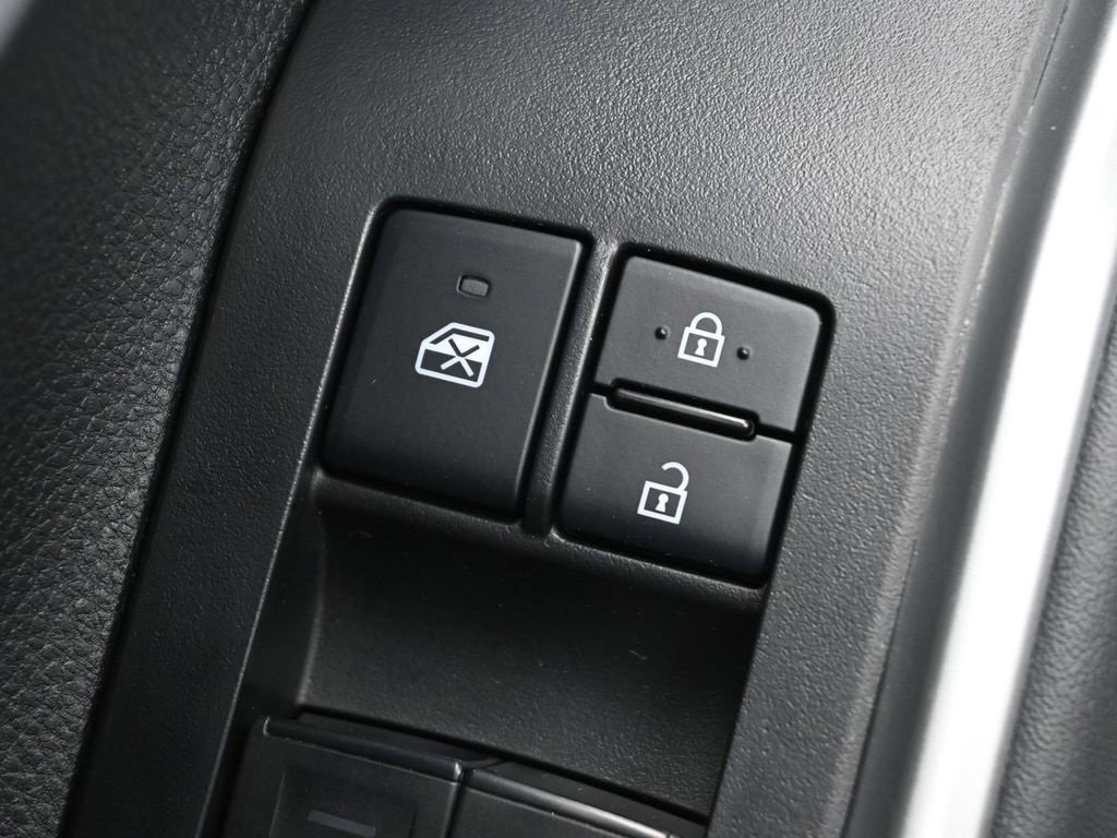 Used 2021 Toyota Highlander XLE image 13