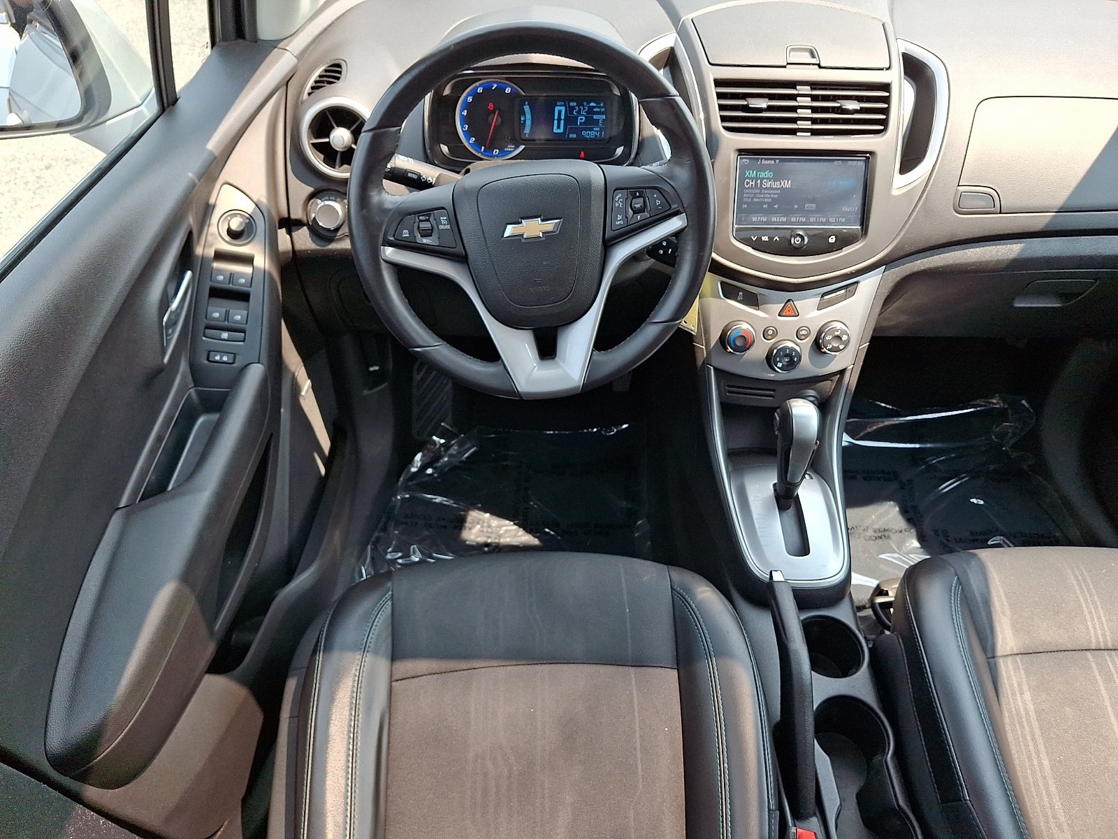 Used 2016 Chevrolet Trax LT w/ LT Sun and Sound Package AWD/4WD image 11