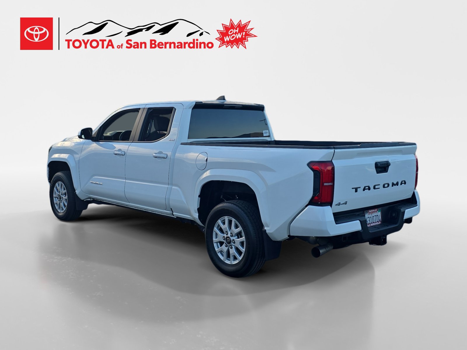 Certified 2025 Toyota Tacoma SR5 AWD/4WD image 3