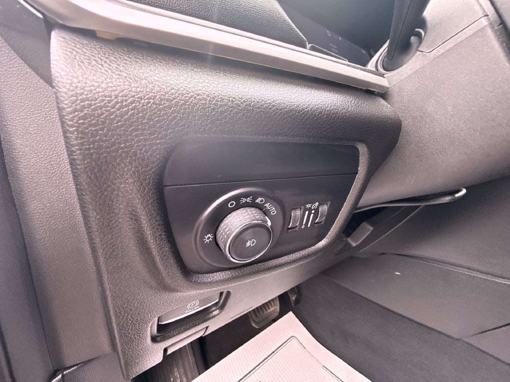 Used 2023 Jeep Grand Cherokee Limited AWD/4WD image 19