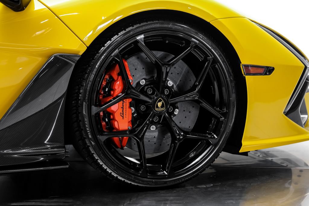 Used 2025 Lamborghini Revuelto AWD/4WD image 61