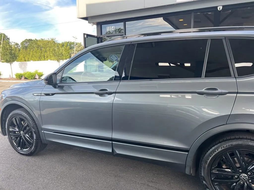 Used 2022 Volkswagen Tiguan SE R-Line image 7
