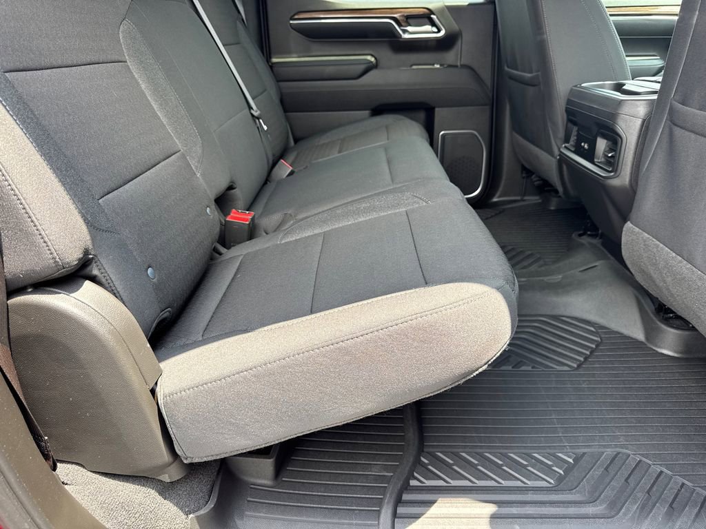 Used 2024 Chevrolet Silverado 1500 LT Trail Boss w/ LPO, Dark Essentials Package AWD/4WD image 16