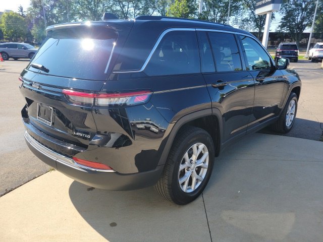 Used 2023 Jeep Grand Cherokee Limited AWD/4WD image 10
