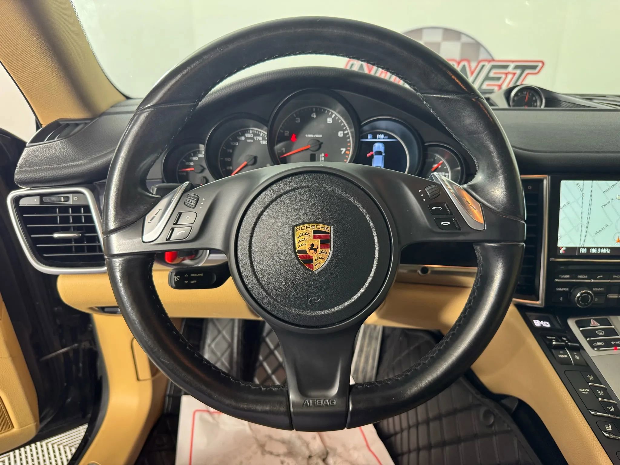 Used 2016 Porsche Panamera image 13