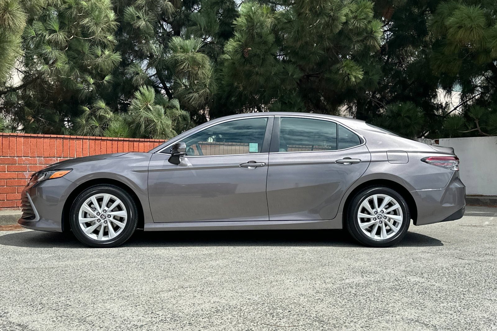 Used 2024 Toyota Camry LE w/ Convenience Package FWD image 7