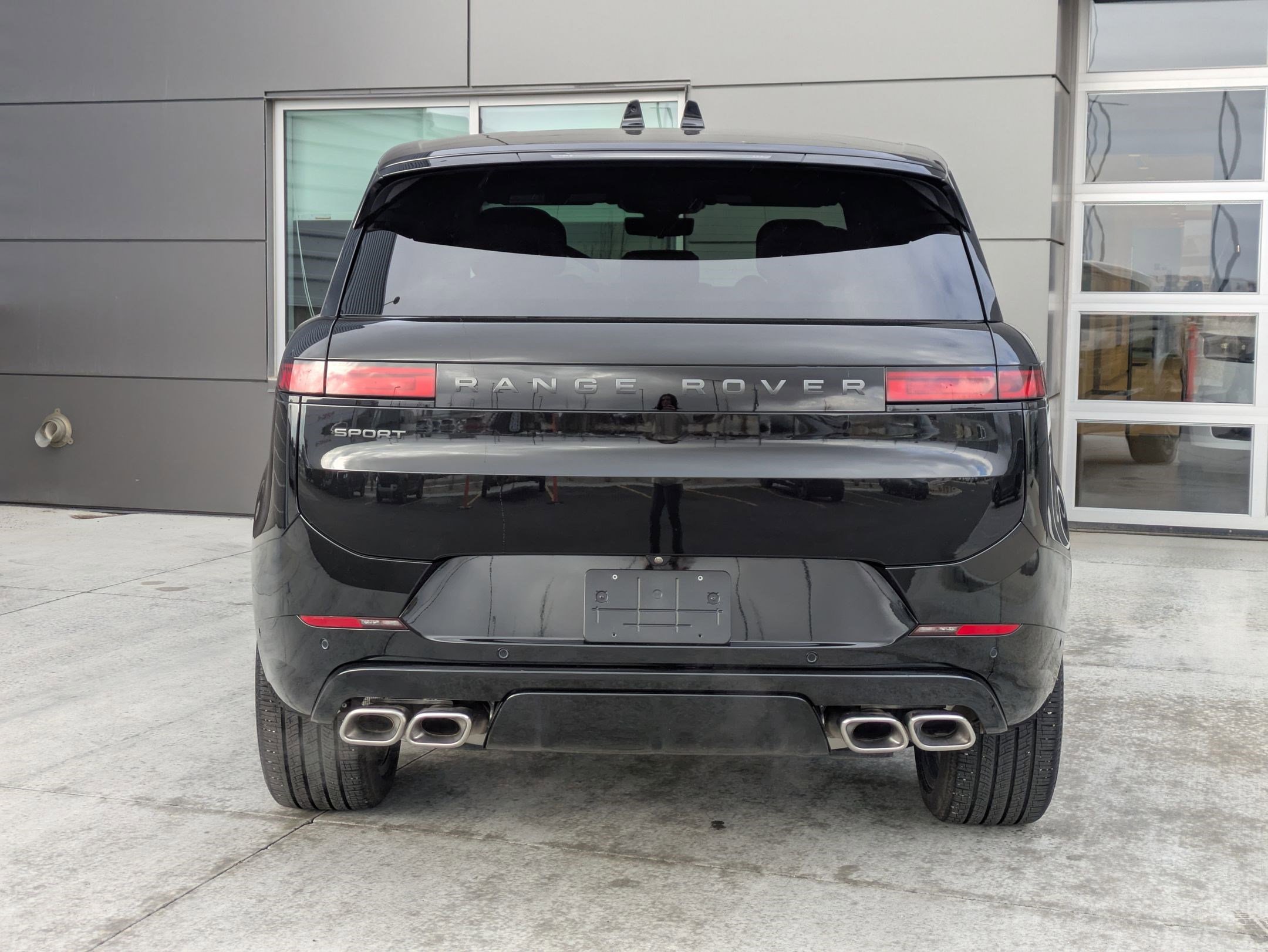 Used 2025 Land Rover Range Rover Sport Autobiography image 9