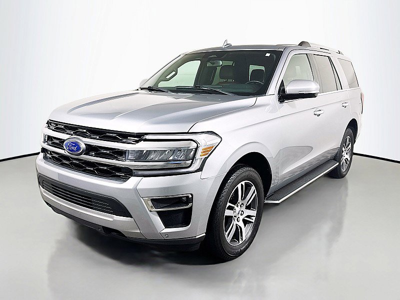 Used 2023 Ford Expedition Limited image 3