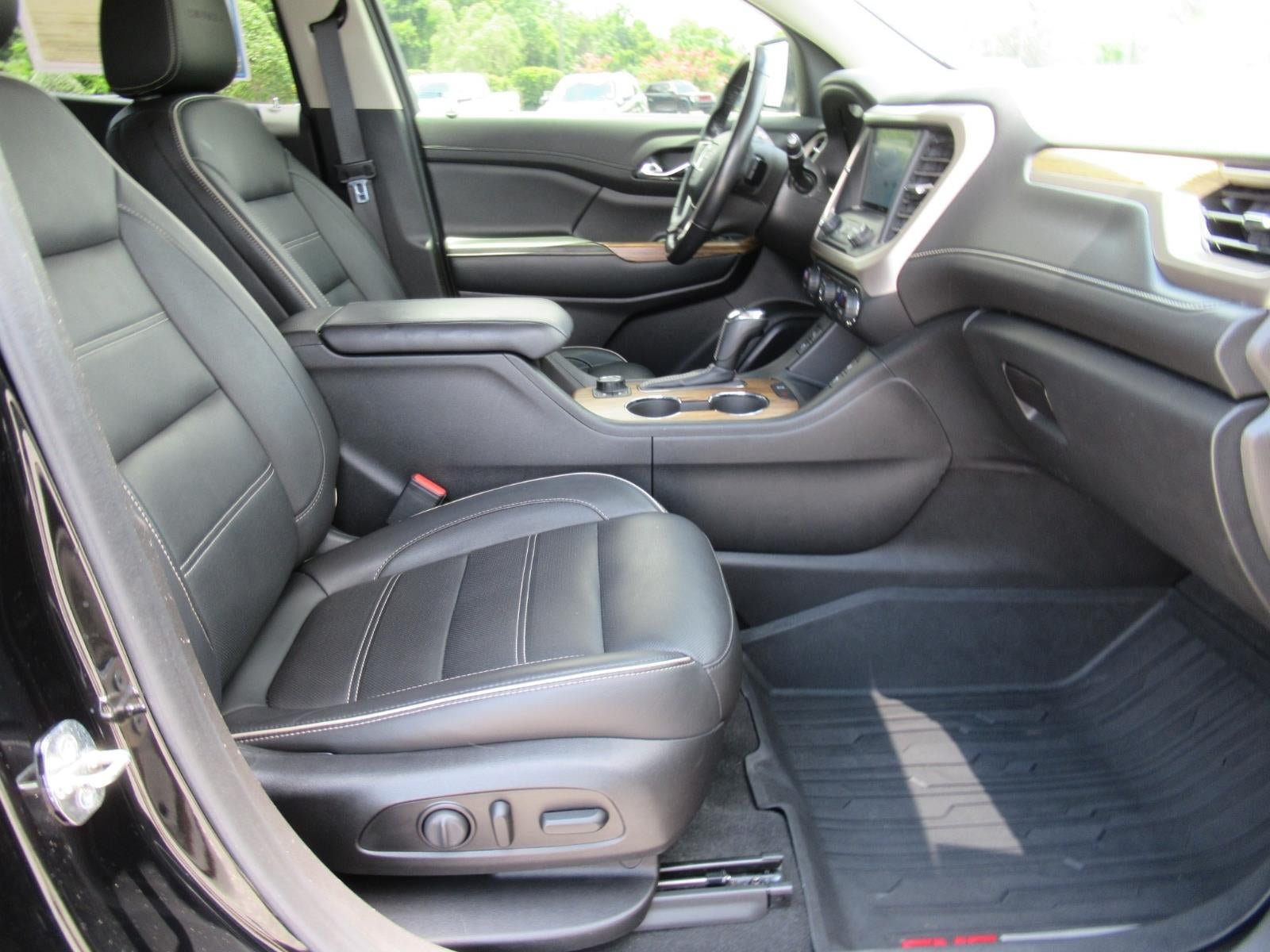 Used 2019 GMC Acadia Denali w/ Technology Package FWD image 10