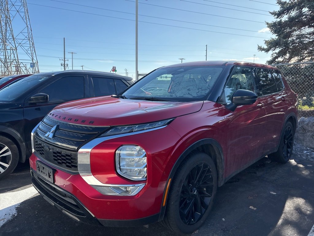 Used 2024 Mitsubishi Outlander SE Black Edition image 3