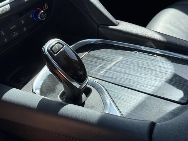 Used 2018 Buick Enclave Essence AWD/4WD image 29