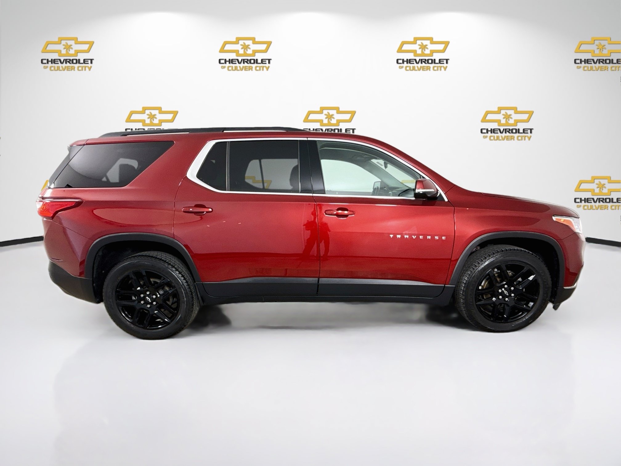 Used 2020 Chevrolet Traverse LT FWD image 9