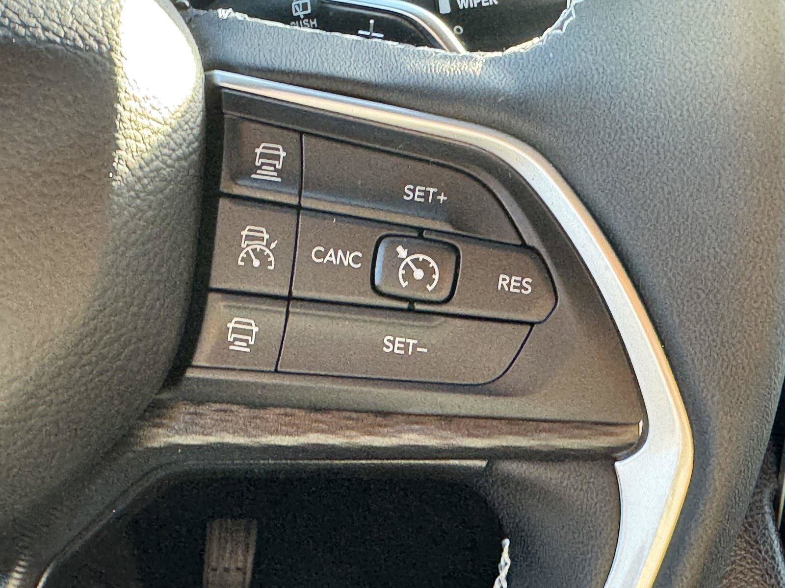Certified 2025 Jeep Grand Cherokee L Altitude RWD image 25