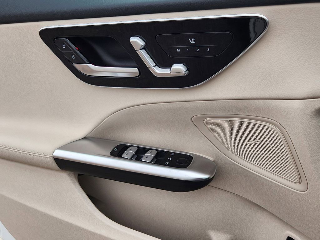 New 2024 Mercedes-Benz C 300 4MATIC Sedan image 7